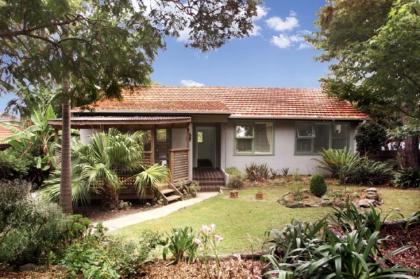 49 Prince Charles Ave, Frenchs Forest